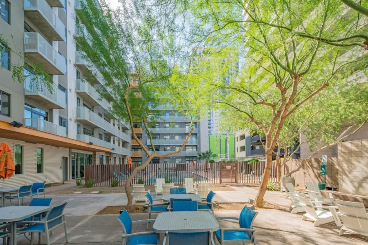 Charming 2bd - Downtown - Gym, Pool, Parking